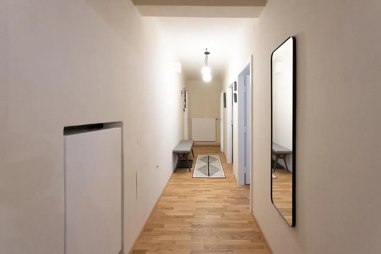 Apartment Chic 1-Bed Apt By Canal Walk To Historic Centre Vienna