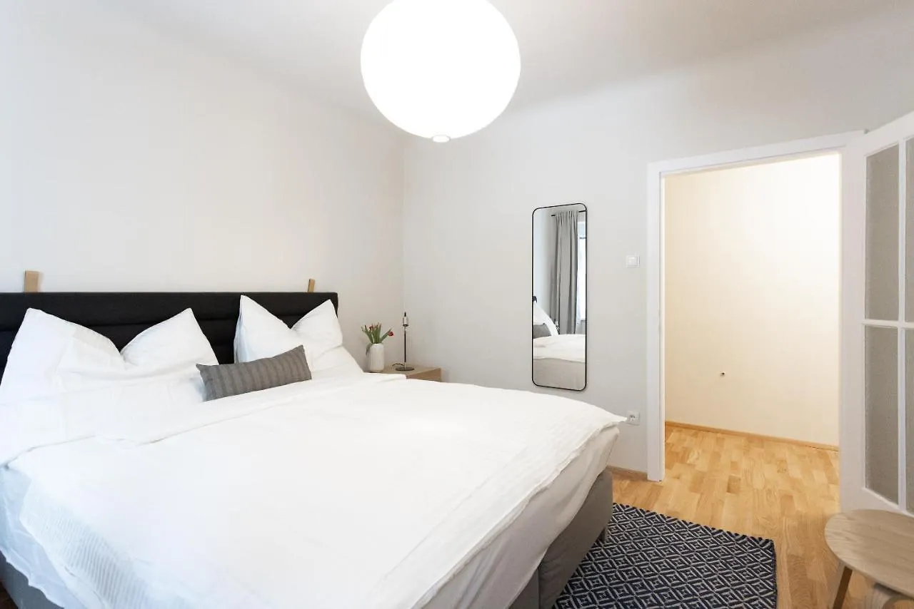 Chic 1-Bed Apt By Canal Walk To Historic Centre Vienna 0*,