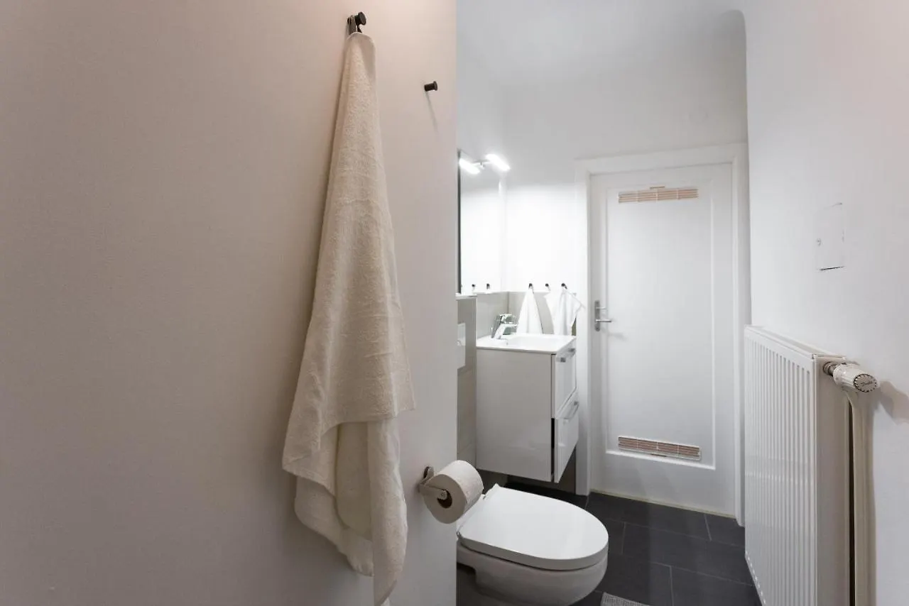Chic 1-Bed Apt By Canal Walk To Historic Centre Vienna 0*,  Austria