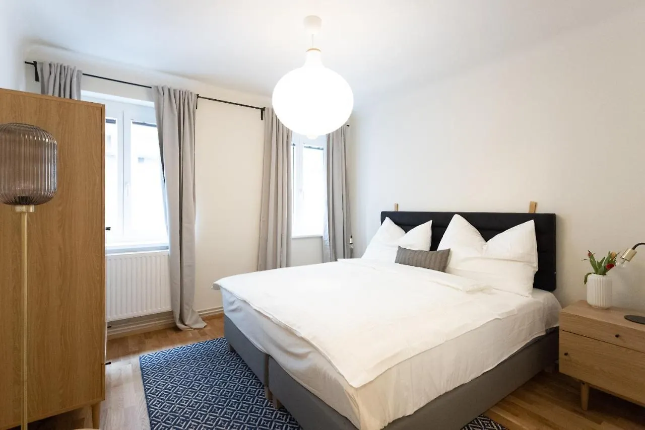 Chic 1-Bed Apt By Canal Walk To Historic Centre Vienna