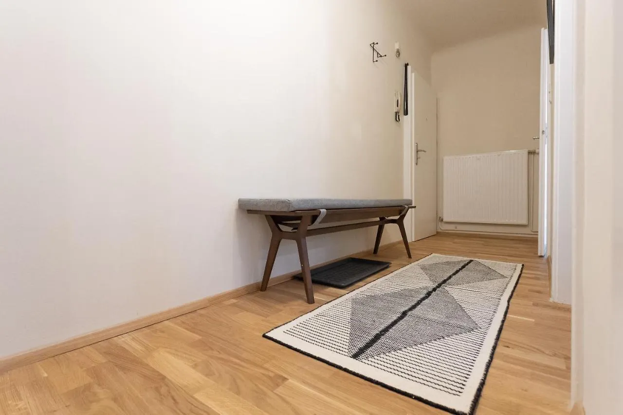 Chic 1-Bed Apt By Canal Walk To Historic Centre Vienna Apartment